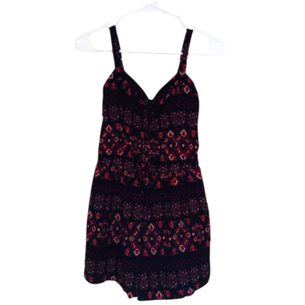 Hollister‎ Romper Size S in a Purple Paisley Pattern